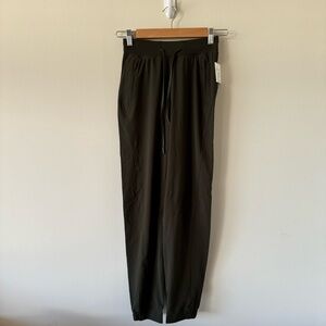 NWT Lululemon License to Train Pants Size 2